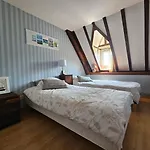 Ithaque Ferienhaus Longues-sur-Mer